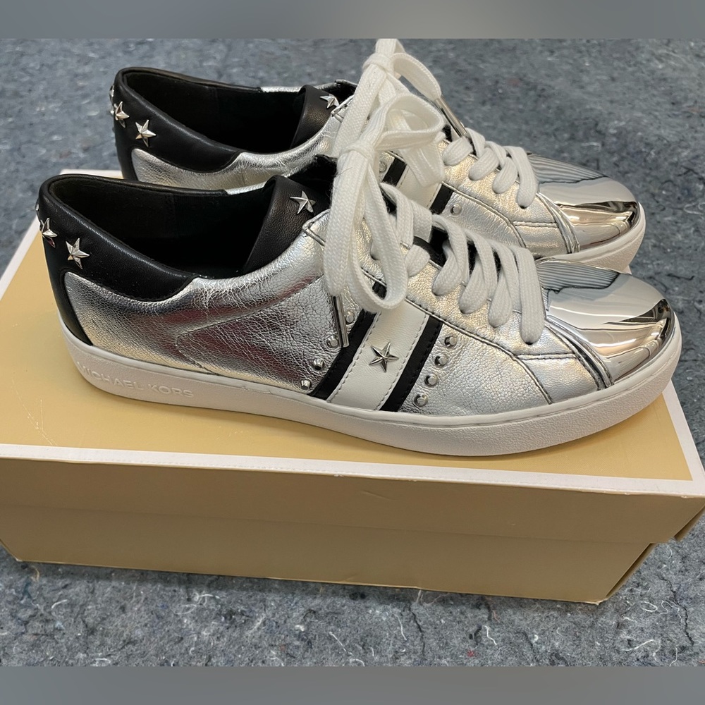 NWT Michael Kors Frankie Stripe Sneaker Metallic Leather/Silver 7/37 Tennis Shoe